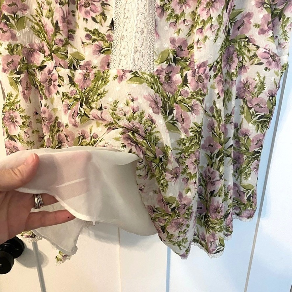Torrid 2 Floral‎ Clip Dot Chiffon Lace Trim Flutter Sleeve Blouse Purple Green - Picture 9 of 14